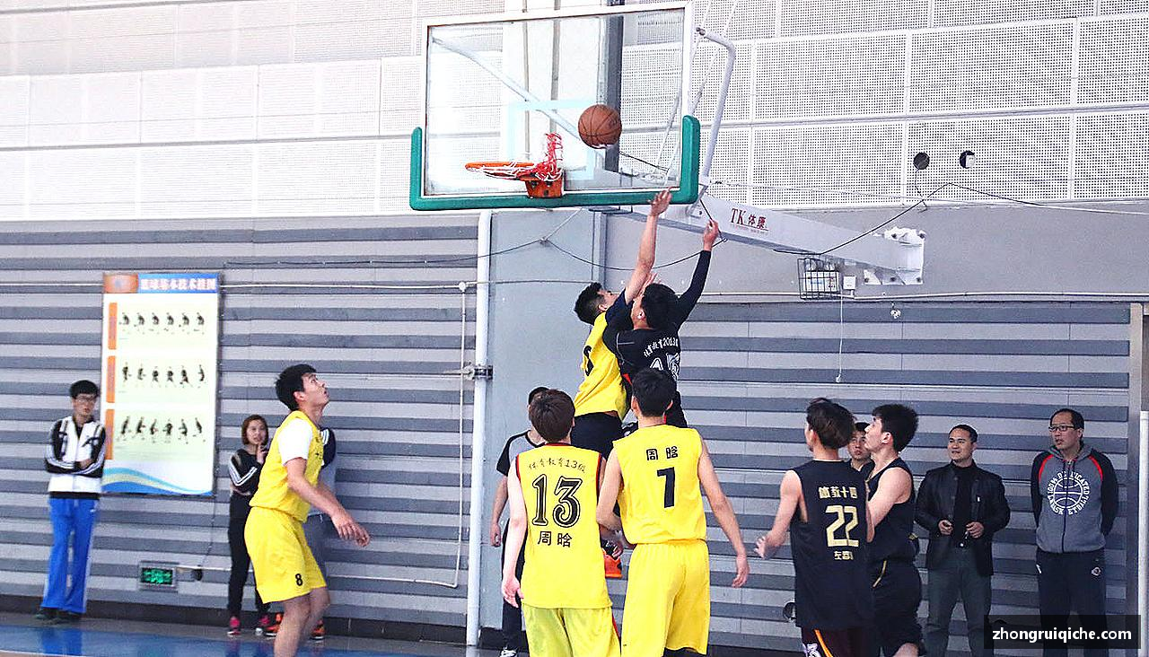 📺高清直播，每一个进球都让你身临其境！🏀